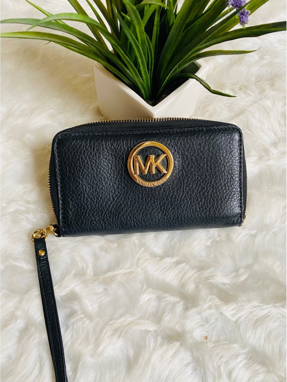 Michael Kors Black Leather Zip-Around Wallet with Wristlet